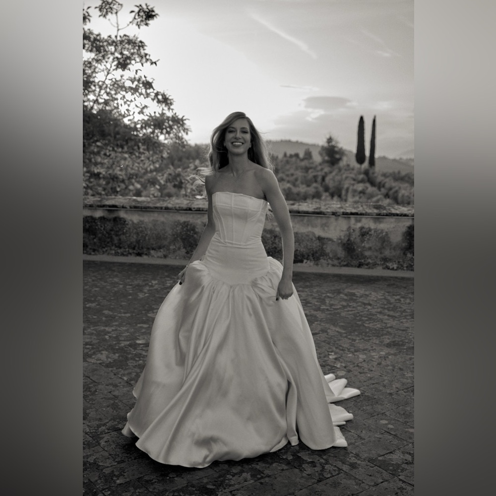 KYHA Studios Fontinella drop waist wedding dress size 2